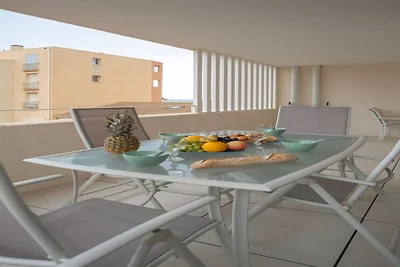 Modernes Strandapartment mit Terrasse