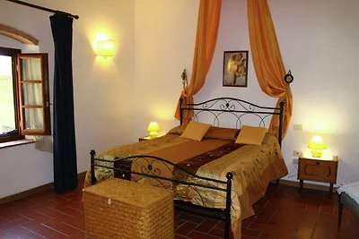 Confortevole agriturismo con piscina a Vinci
