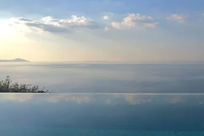 Kuro Beach House