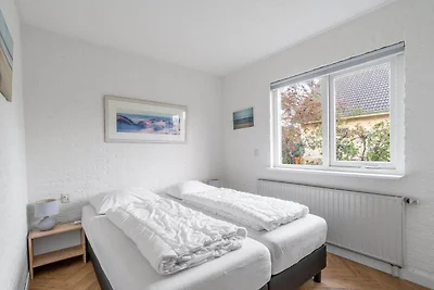 Modern eingerichtetes Ferienhaus für 6...