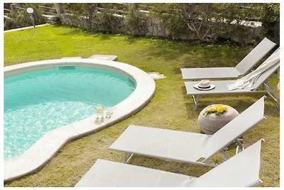 Villa in Castiadas mit Schwimmbecken