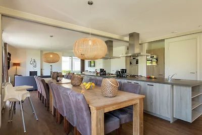 Luxuriöse Villa mit 8 Bädern in einem...