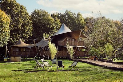 Spektakuläres Glamping mit Whirlpool mitten i...