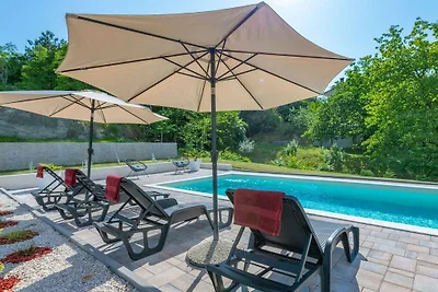 Vakantiehuis in Pićan met zwembad