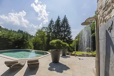 Luxuriöse Ardennenvilla mit Pool und Sauna