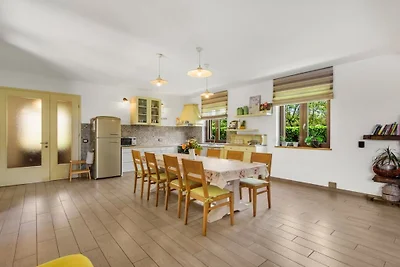 Villa in Tinjan mit Schwimmbecken