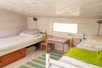 Friedliches Inselhaus in Meeresnähe