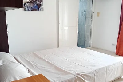 Classic Studio Apartment with Sea View and...