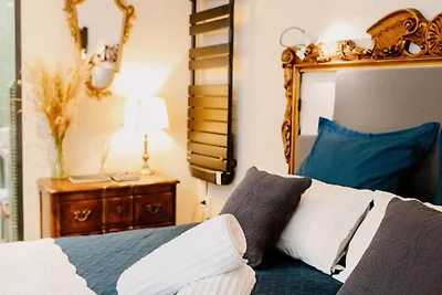 Diane Jacuzzi Suite – Erster Concierge