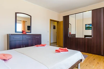 Villa Mateo - Three Bedroom Apartment with Te...