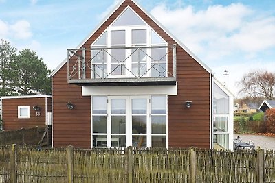 Comfortable Holiday Home in Funen on Beach