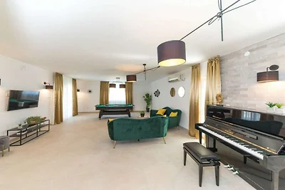 Scenic Elegant Trogir Villa with Pool - Five ...