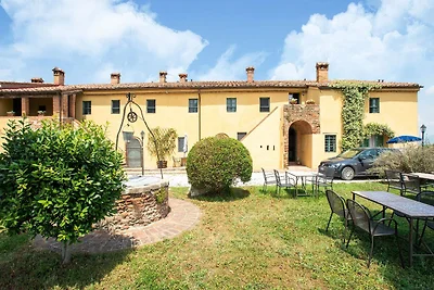 Charmantes Ferienhaus in Collesalvetti mit...