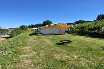 Campingzelt mit moderner Ausstattung