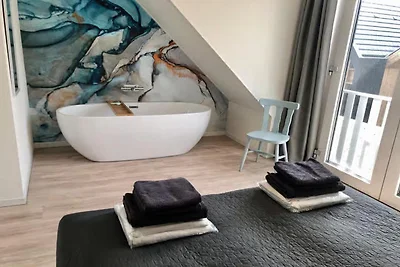 Geräumige Lodge mit Veranda in Zoutelande