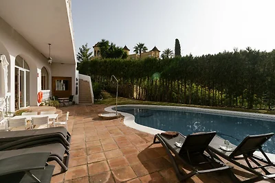 Premium-Villa mit Swimmingpool