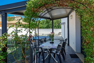 Ferienwohnung in Kukci mit Schwimmbecken