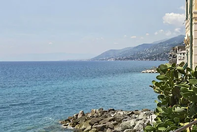 Il Mare di Camogli da un oblò