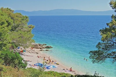 Wohnung in Podaca mit Schwimmbecken