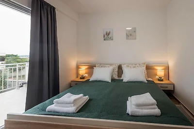 Holiday Home Milutin 1 - Four Bedroom Holiday...
