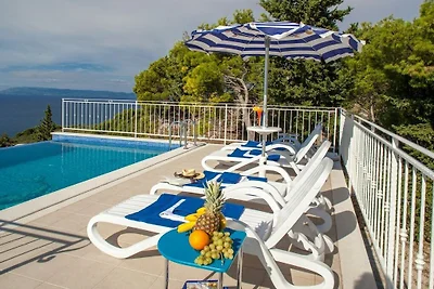 Ferienhaus in Tucepi mit Schwimmbecken