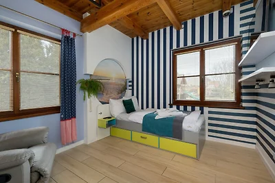 Große, komfortable Ferienvilla mit Garten