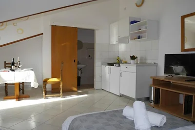 Dugi Rat Seaside Apartments - Studio 5