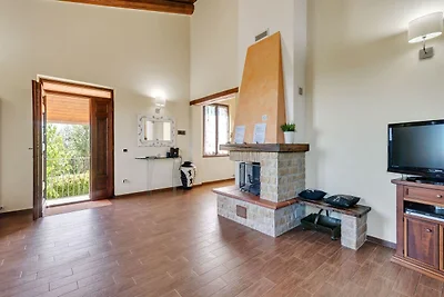 Elegante villa con piscina a Piandimeleto