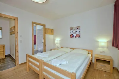 Appartement in Neukirchen bij Skilift & Sauna