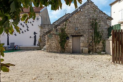 Ferienhaus mit unabhängigem Studio in Molesme