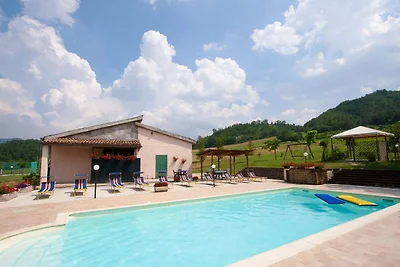 Accogliente casa vacanze con piscina in...