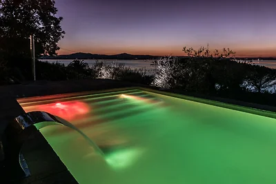 Moderne Villa in Magione mit Swimmingpool