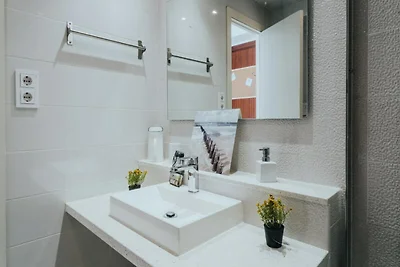 Appartamento con terrazza sul mare e piscina