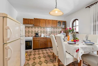Wohnung in Šibenik-Brodarica mit Balkon