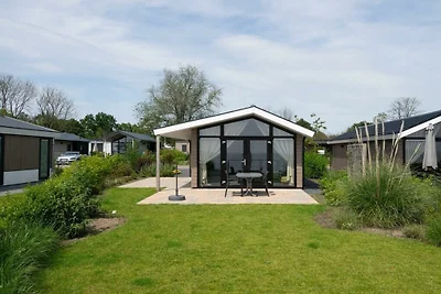 Ferienhaus in Bovenkarspel mit Terrasse