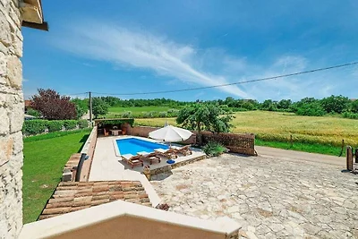 Vakantiehuis in Barbići met zwembad