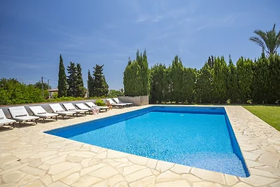 Elegante Villa für 12 Gäste mit Pool auf...