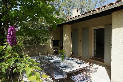 Bella casa con grande giardino