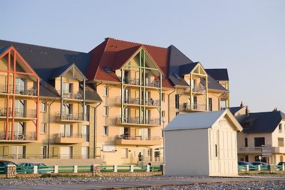 Möblierte Wohnung mit Balkon oder Terrasse