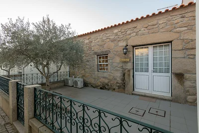 Ruhiges Ferienhaus mit Pool in Vila Flor...