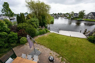 Geräumiges Ferienhaus mit privatem Bootssteg