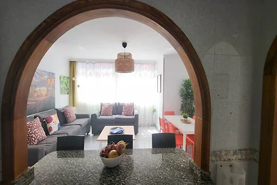 Haus bei Playa de Las Canteras mit Garten