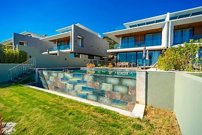 Villa in Kalkan mit Schwimmbecken