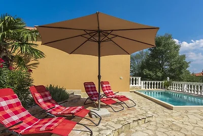 Villa in Roškići met zwembad