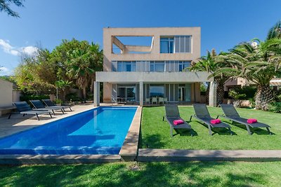 Port Nou - Villa Con Piscina Privada En Cala...