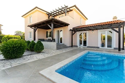 Villa in Sveti Lovreč mit Schwimmbecken