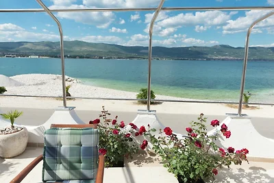 Apartment in Arbanija mit Whirlpool