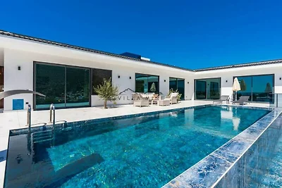 Villa in Kalkan mit Schwimmbecken