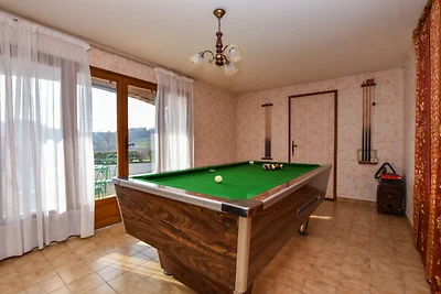 Vakantiehuis met terrassen en mooi uitzicht.