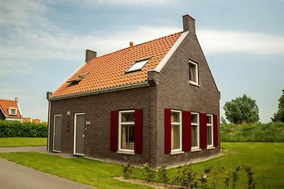 Vrijstaand vakantiehuis, op 700 m.